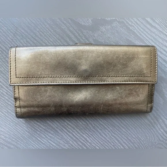 Gucci hysteria gold metallic leather continental wallet - Picture 6 of 8